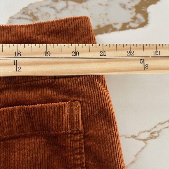 Chic and flattering Eliza J knit dress in a bold color block stripe design. Feat - Picture 6 of 8